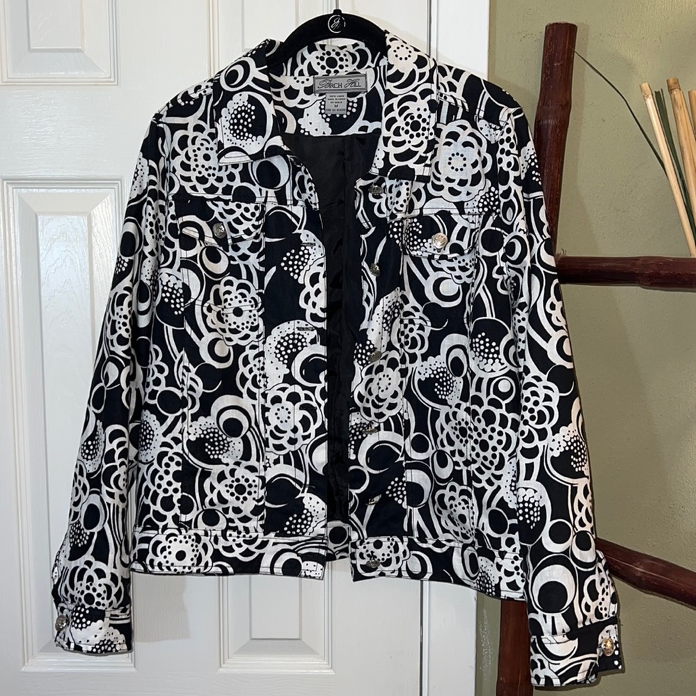 Vtg Birch Hill jacket 100 % linen Black and white floral pattern jacket boho